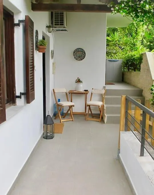 House In Sani,Very Close To The Beach And Marina Apartment Sani